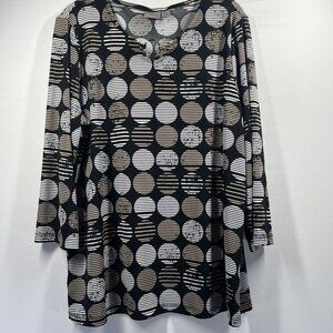 Chico's EasywearTop Size Large Casual 3/4 Sleeve Geometric Stretch Slits No Iron